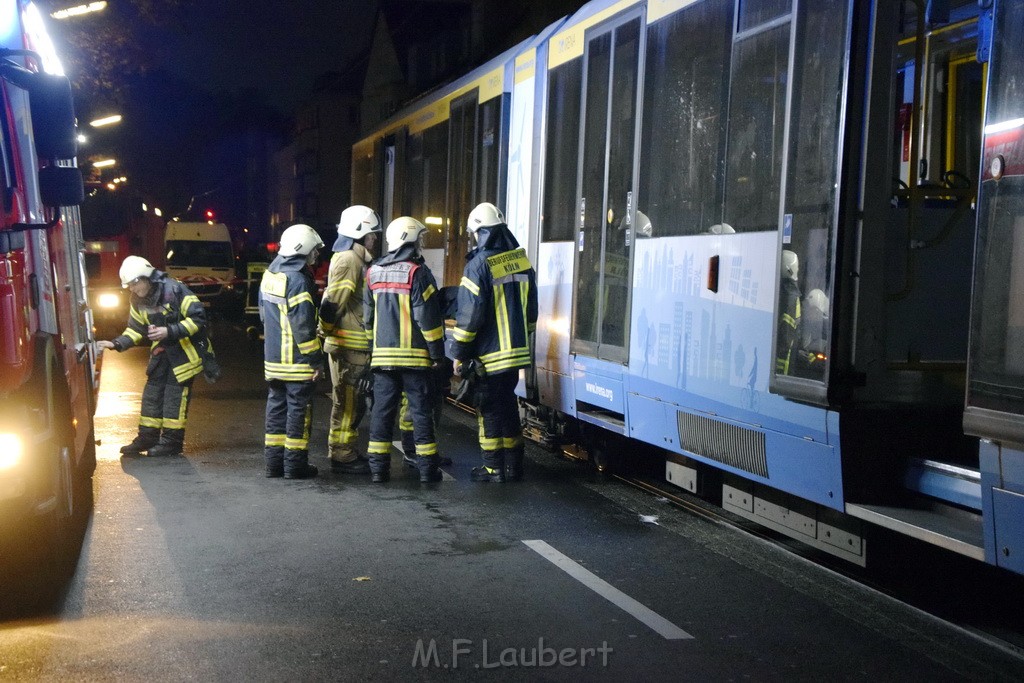 KVB Bahn Bremsen heissgelaufen Koeln Lindenthal Luxemburgerstr Neuenhoeferallee P17.JPG - Miklos Laubert